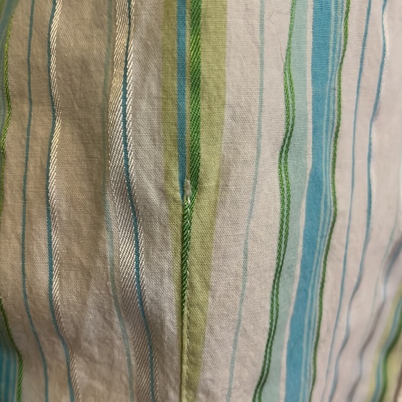 Northcrest Buttondown; Size Medium - Picture 3 of 4